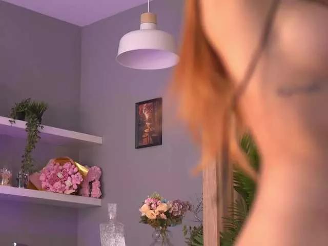 Offline LeyaMeyers on BongaCams