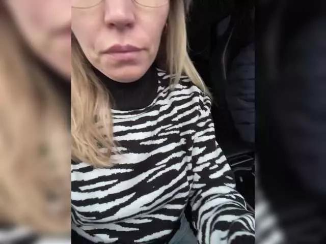 Offline LiaLucos on BongaCams