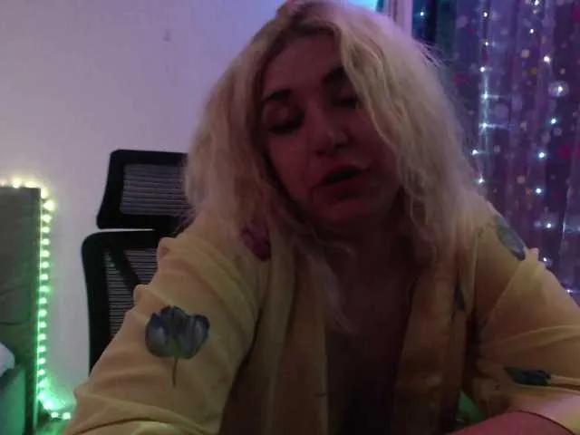 Offline Liliya010 on BongaCams