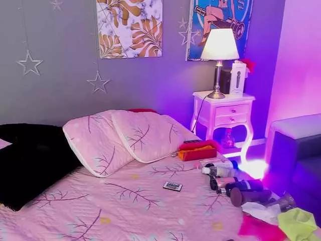 Offline LittleToxic on BongaCams