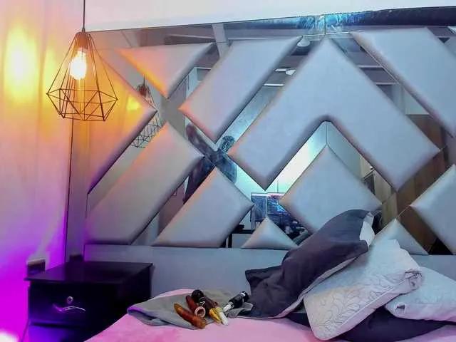 Offline Lorenn-Hill1 on BongaCams