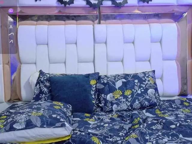 BongaCams loveebonyyjuices is Freechat loveebonyyjuices — Turn me on the hard cocks  and gentle user how to treat a lady like me!