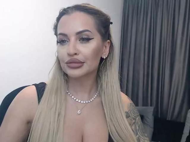 Offline lovelyblondyx on BongaCams