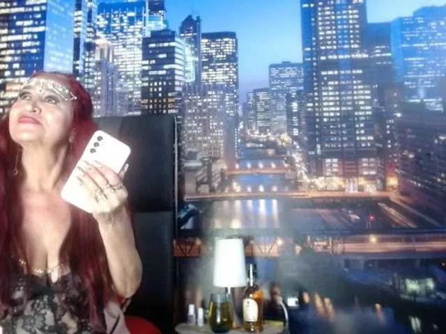 Offline Lucy-mature on BongaCams