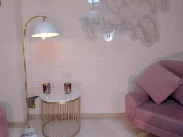 Offline MarianneLane on BongaCams