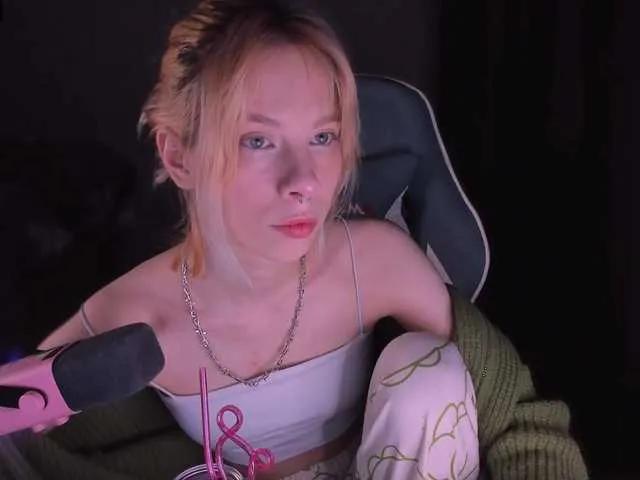 BongaCams Marrmariss is Freechat Marrmariss — Charismatic people who know how to laugh