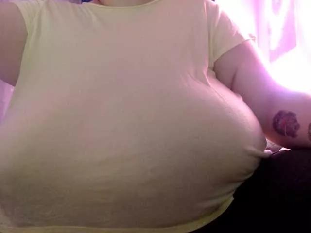 Offline Mayabigtitss on BongaCams