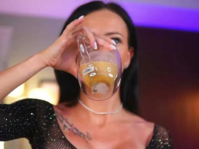 Offline MayaHipnoteyes on BongaCams