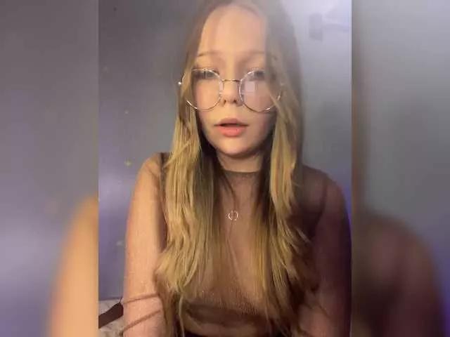 MelMooon on BongaCams 