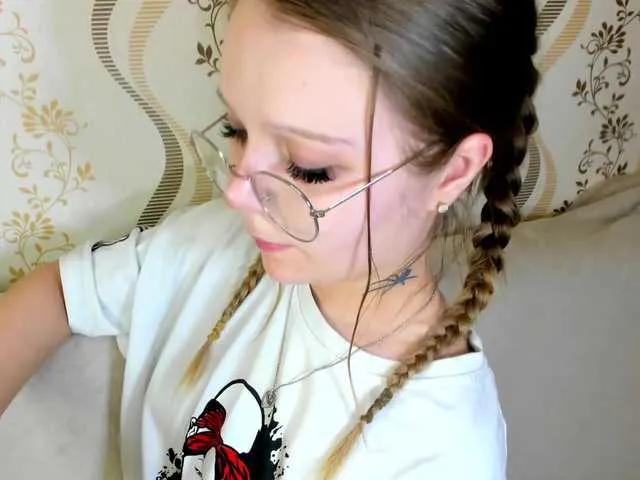 MelMooon on BongaCams 