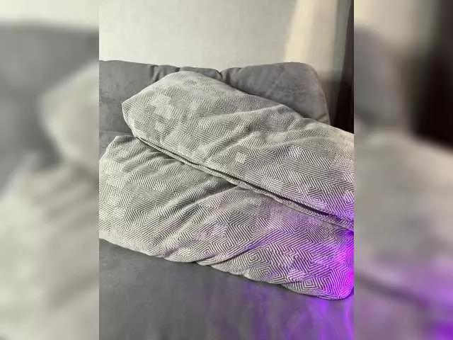 Offline MillyMillya on BongaCams