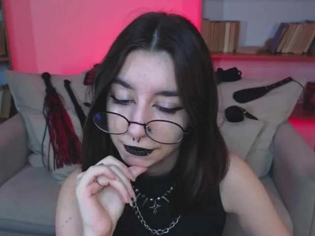 Offline MistressMarcelline on BongaCams