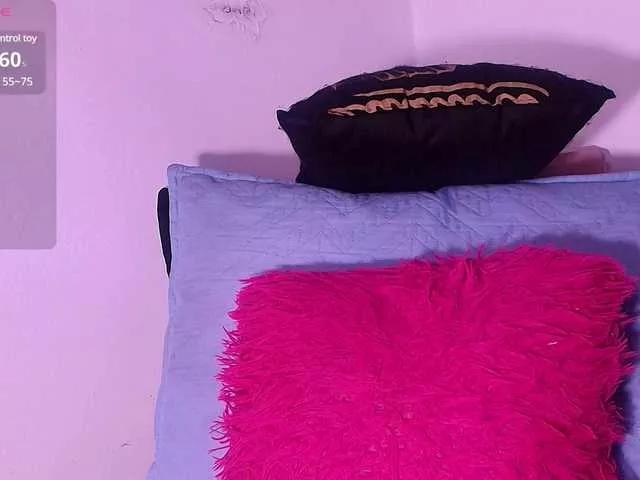 Offline naomi-k on BongaCams