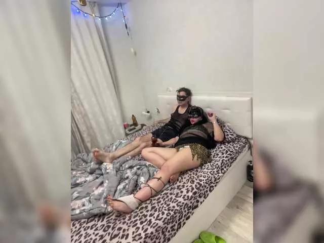 Offline Oyster-lemon on BongaCams
