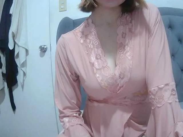 Offline pornadrianna on BongaCams