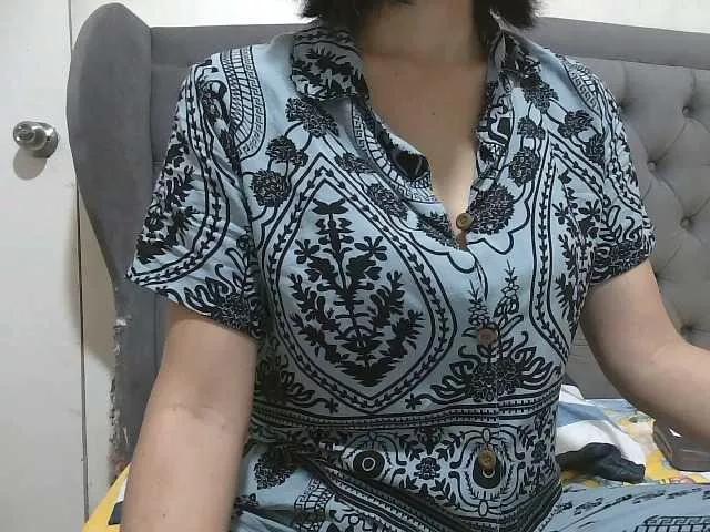 Offline pornadrianna on BongaCams