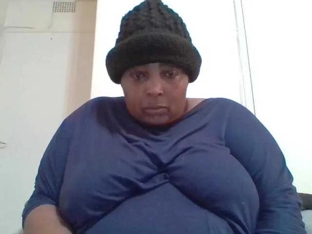 Offline pussylips53 on BongaCams