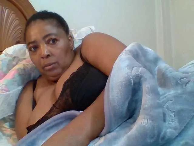 Offline pussylips53 on BongaCams