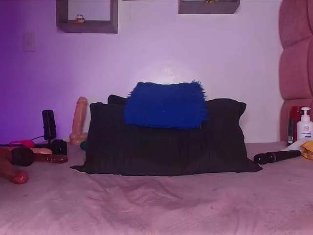 Offline rayne-lor on BongaCams