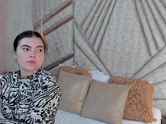 BongaCams RousseWalker is Freechat RousseWalker — I'm turned on by mystery, looks that hint more than they say, and slow play. Let them read me without rushing me... and awaken what I don't always show.