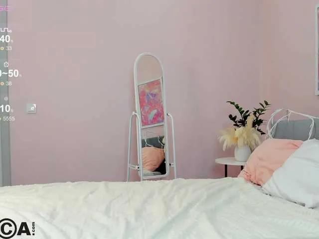 Freechat Sara-Moor on BongaCams