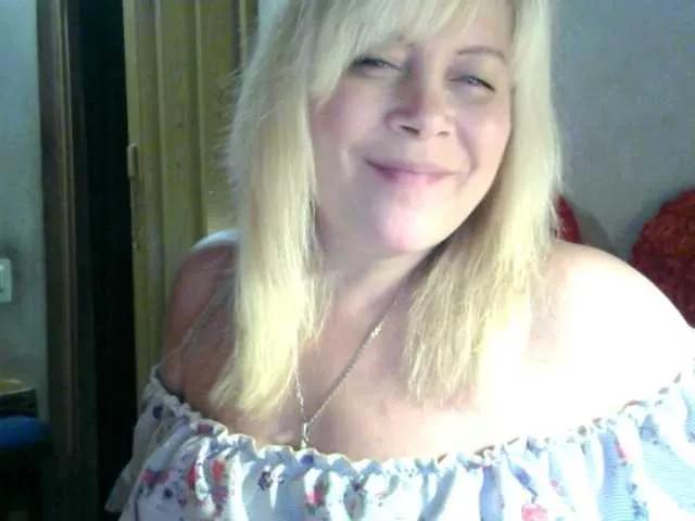 Offline Savan35na on BongaCams