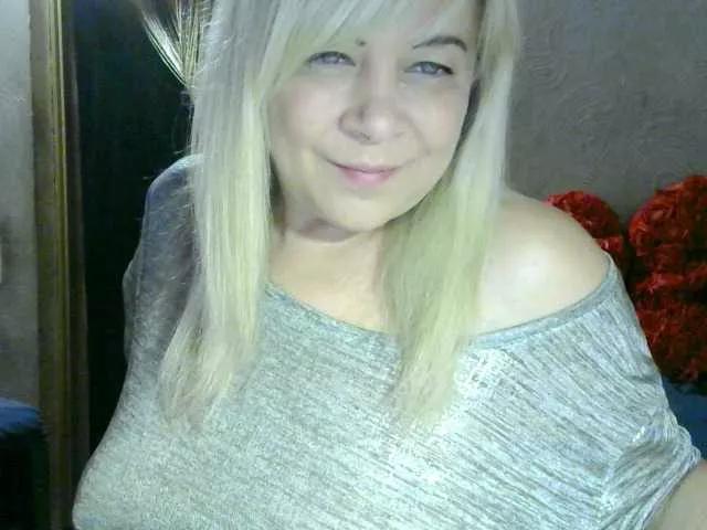 Offline Savan35na on BongaCams