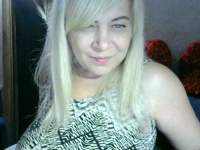 Offline Savan35na on BongaCams