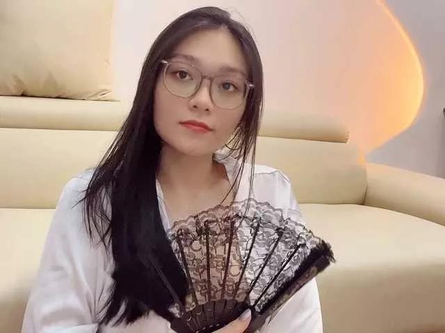 Selena295 on BongaCams 