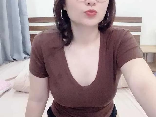 Selena295 on BongaCams 