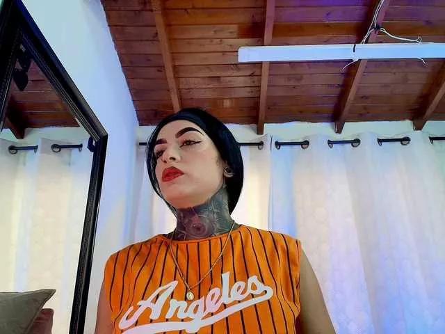 Offline sexy-danna on BongaCams