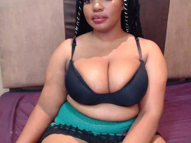 Offline sexyeboncurvy on BongaCams