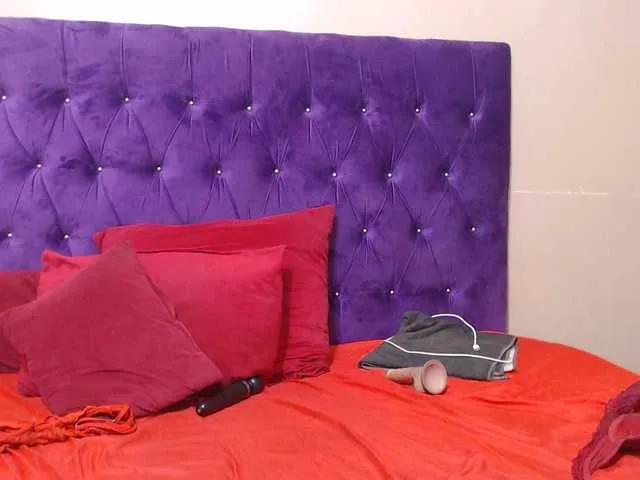 Offline sexyeboncurvy on BongaCams