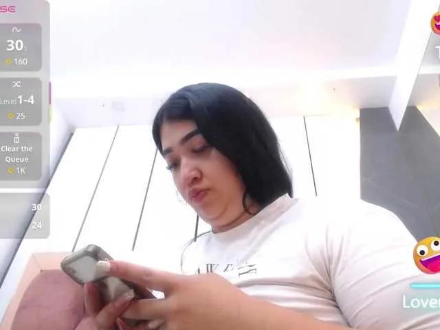 BongaCams ShanonHughes is Freechat ShanonHughes — El paracaidismo es una sensacin indescriptible como dejar ir todos tus miedos en un solo salto y sentirte completamente libre El viento en tu cara el vaco en tu estmago y la vista desde arriba hacen que todo valga la pena pura adrenalina mezclada con...