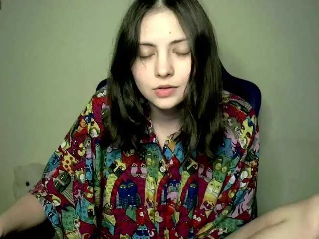 Offline SilverSaya on BongaCams