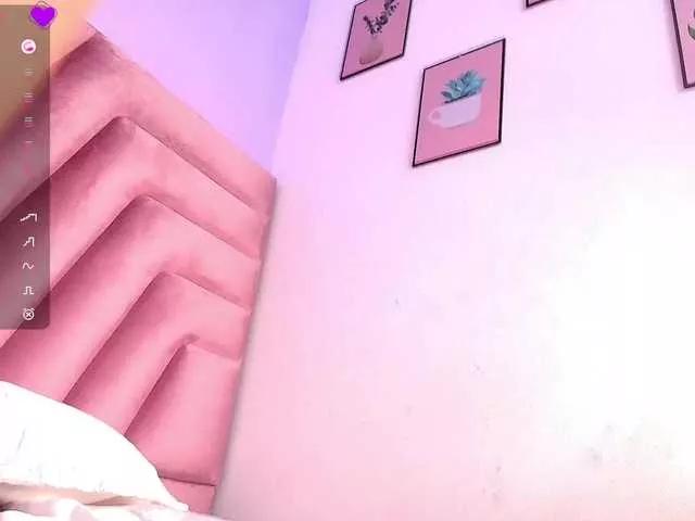 Offline slutlittlegir on BongaCams