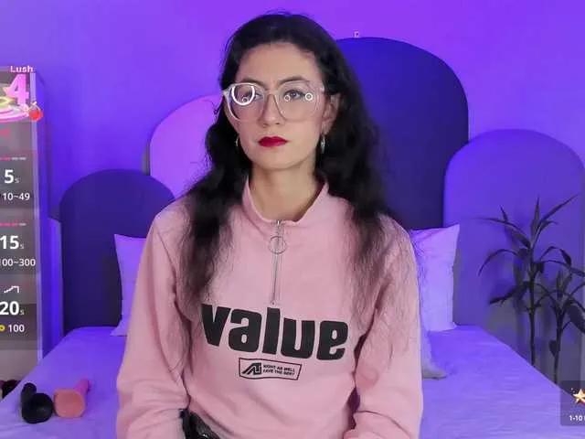 Offline SophieGomez2 on BongaCams