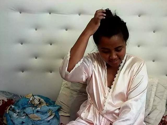 Offline SunsetMonica on BongaCams