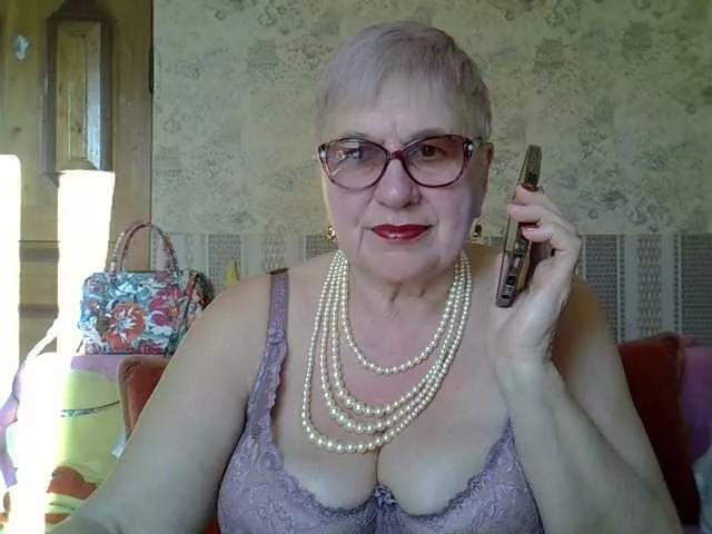 Offline SweetCherry00 on BongaCams