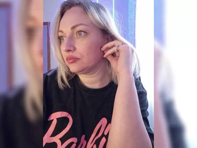 Offline Tanysha-1 on BongaCams