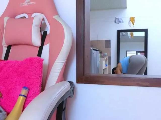 BongaCams Tatiana-Blare is Freechat Tatiana-Blare — me exita un hombre inteligente, un hombre con fantasias, un hombre caliente que me desee siempre, que le guste mi cuerpo y mi forma de ver el sexo, me exita bastante un hombre que huela delicioso, me encanta la pasion mientras hago el amor con una...