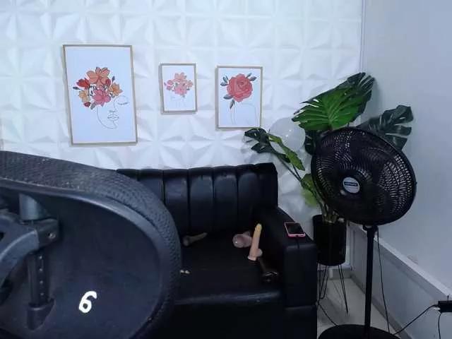 Freechat Valentina-mature on BongaCams