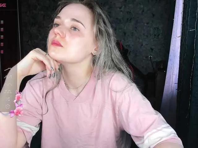 Freechat your-small-bunny on BongaCams