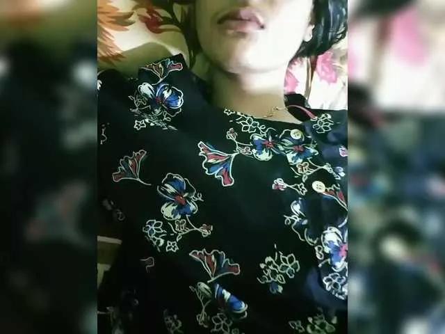 Offline YourAadhya on BongaCams