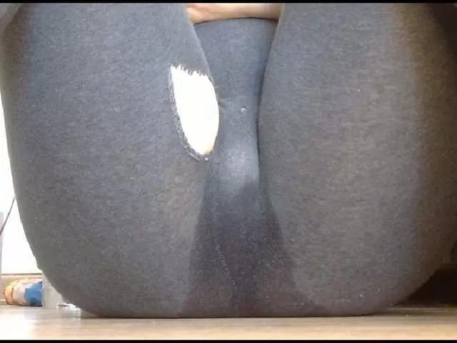 Freechat YourDesire36 on BongaCams