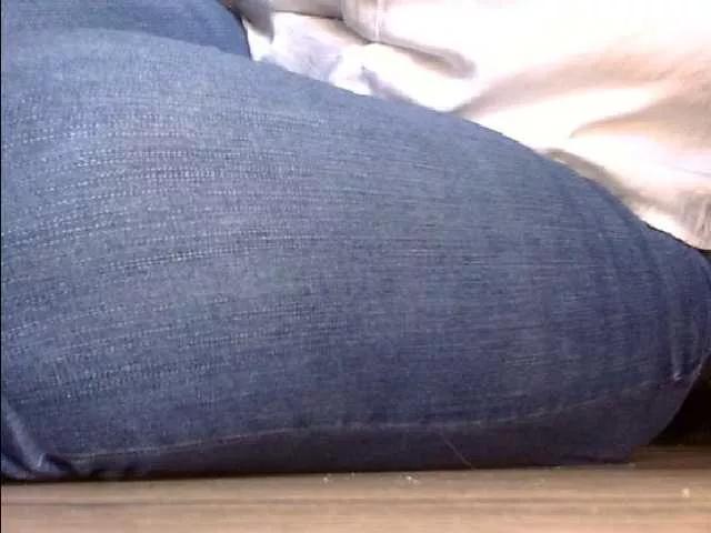 Freechat YourDesire36 on BongaCams