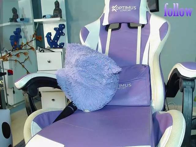 Offline zoeyfox on BongaCams