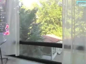 Freechat bella_posh on Chaturbate