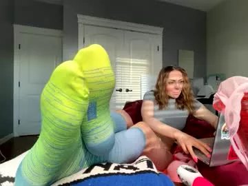 Freechat callmelovelie on Chaturbate