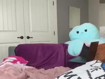 Freechat callmelovelie on Chaturbate